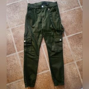 V.I.P Green Cargo pants with flap pocket straps size 11/12